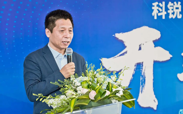 人力资源公司808钱包董事长高勇代表企业颁发致辞