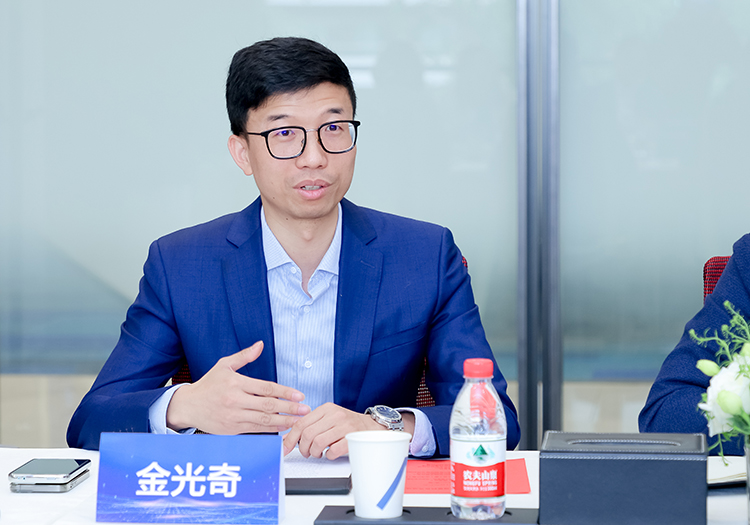 人力资源公司808钱包政企事业部总经理金光奇在合作签约典礼上讲话